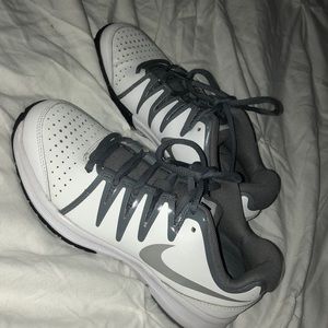 Brand new tennis shoes NEVER WORN